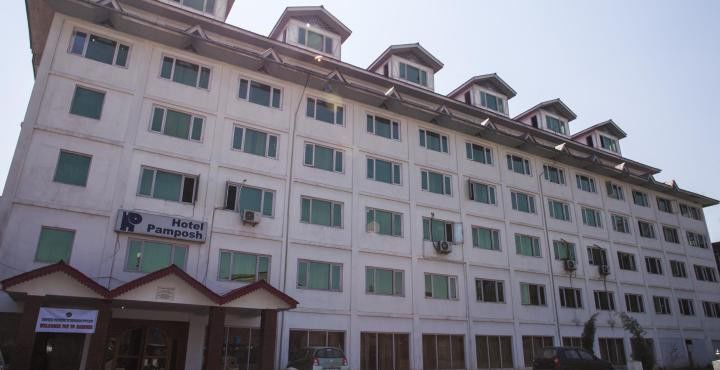 Hotel Pamposh Srīnagar Kültér fotó
