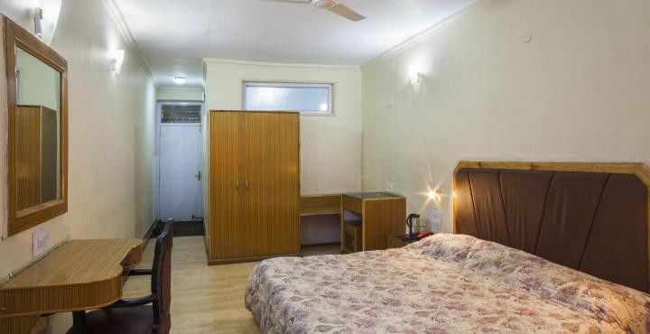 Hotel Pamposh Srīnagar Kültér fotó